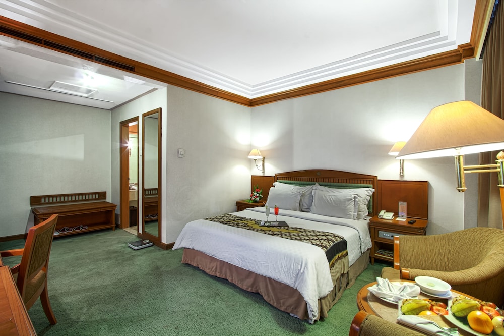 Kusuma Sahid Prince Hotel Solo 10/37