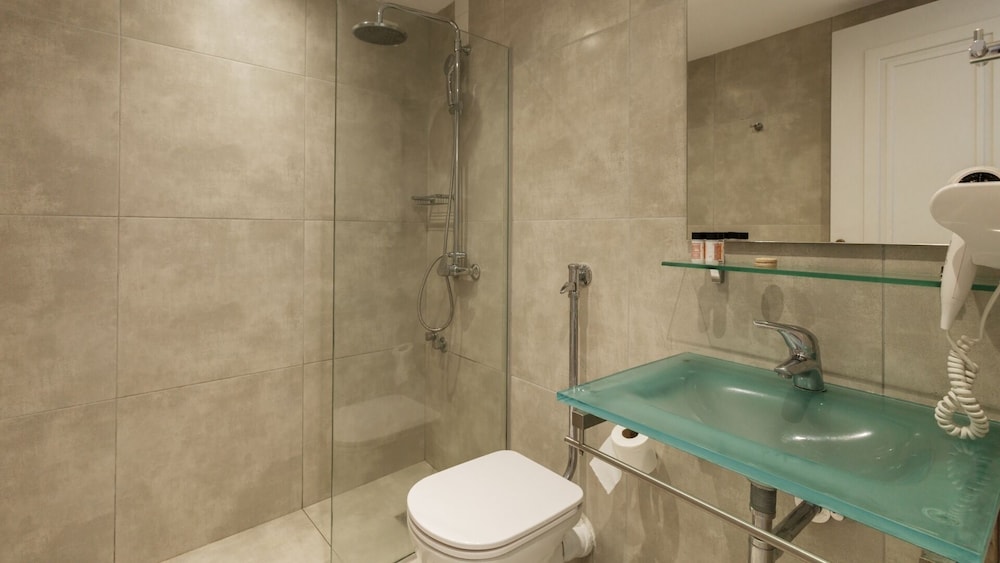 غرفة سوبيريور ثلاثية بسرير مزدوج وسرير فردي، Nami Hotel & Suites 5/5