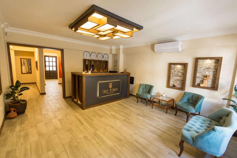 Old Town Boutique Hotel 40/50
