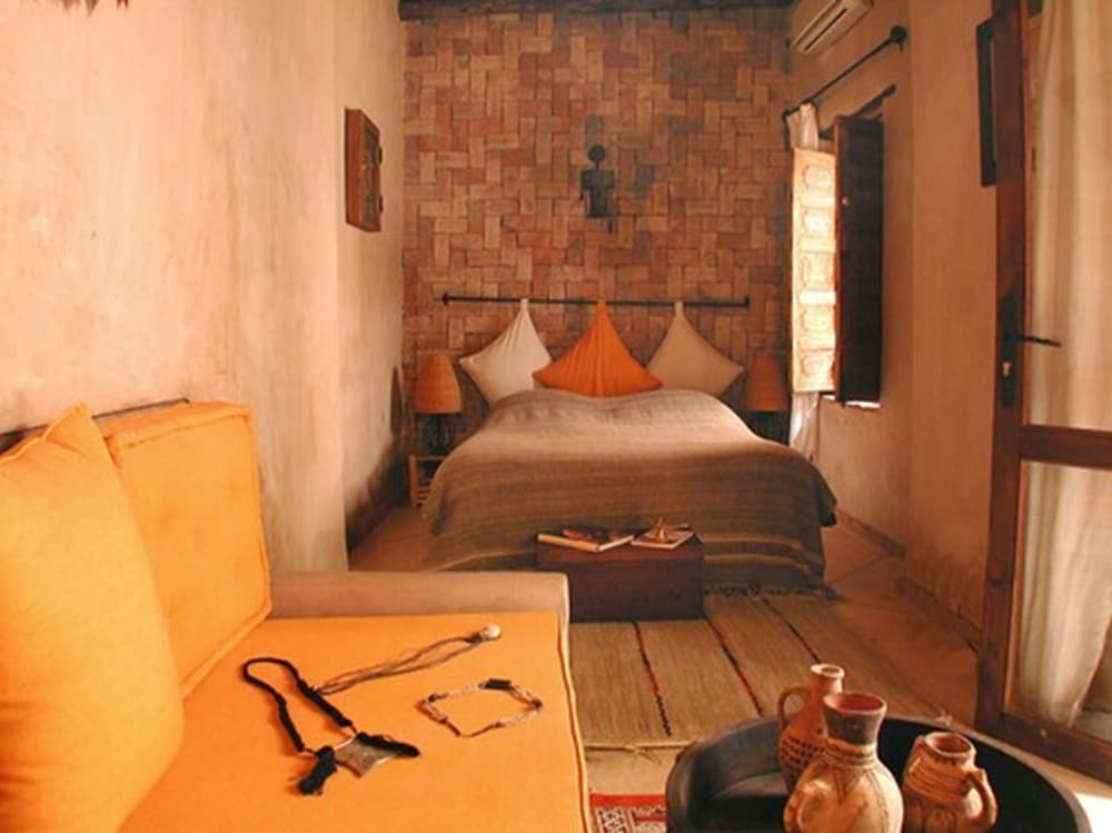 RIAD ALADDIN 21/76