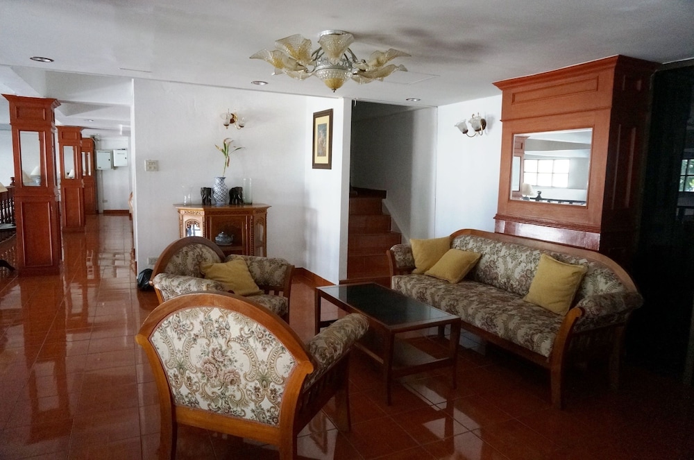 Dee-Lek Guesthouse And Restaurant 13/24