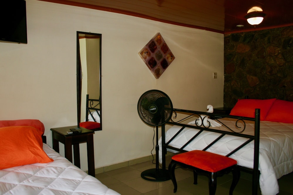 Central Boquete Hotel 20/50
