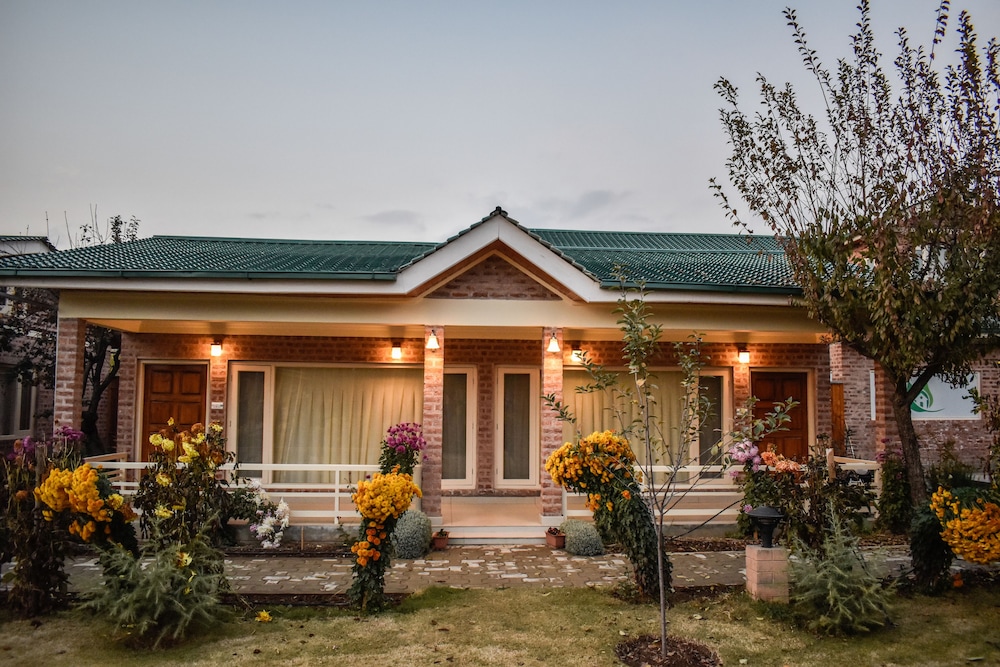 The Orchard Retreat & Spa Srinagar 1/50