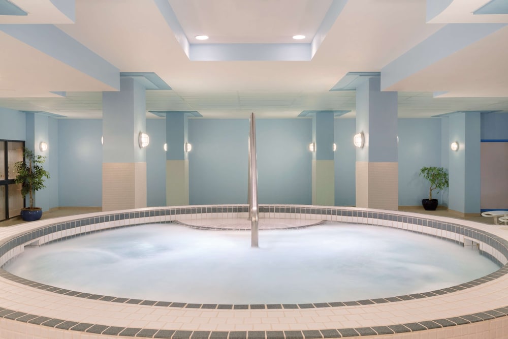 Coast Edmonton Plaza Hotel 23/41