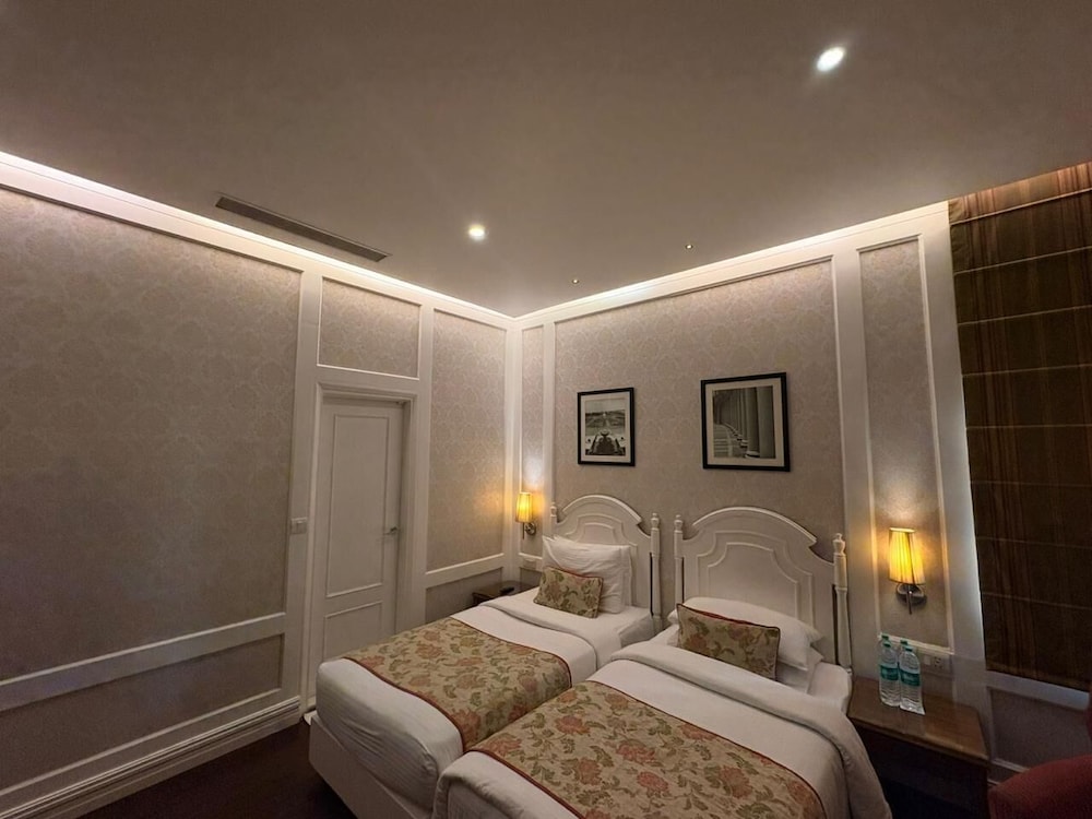 Bright Hotel 19/34