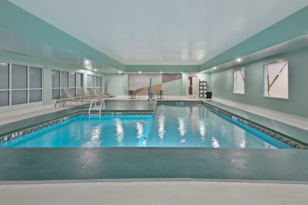 Holiday Inn Express & Suites Harrisburg S - New Cumberland 9/72