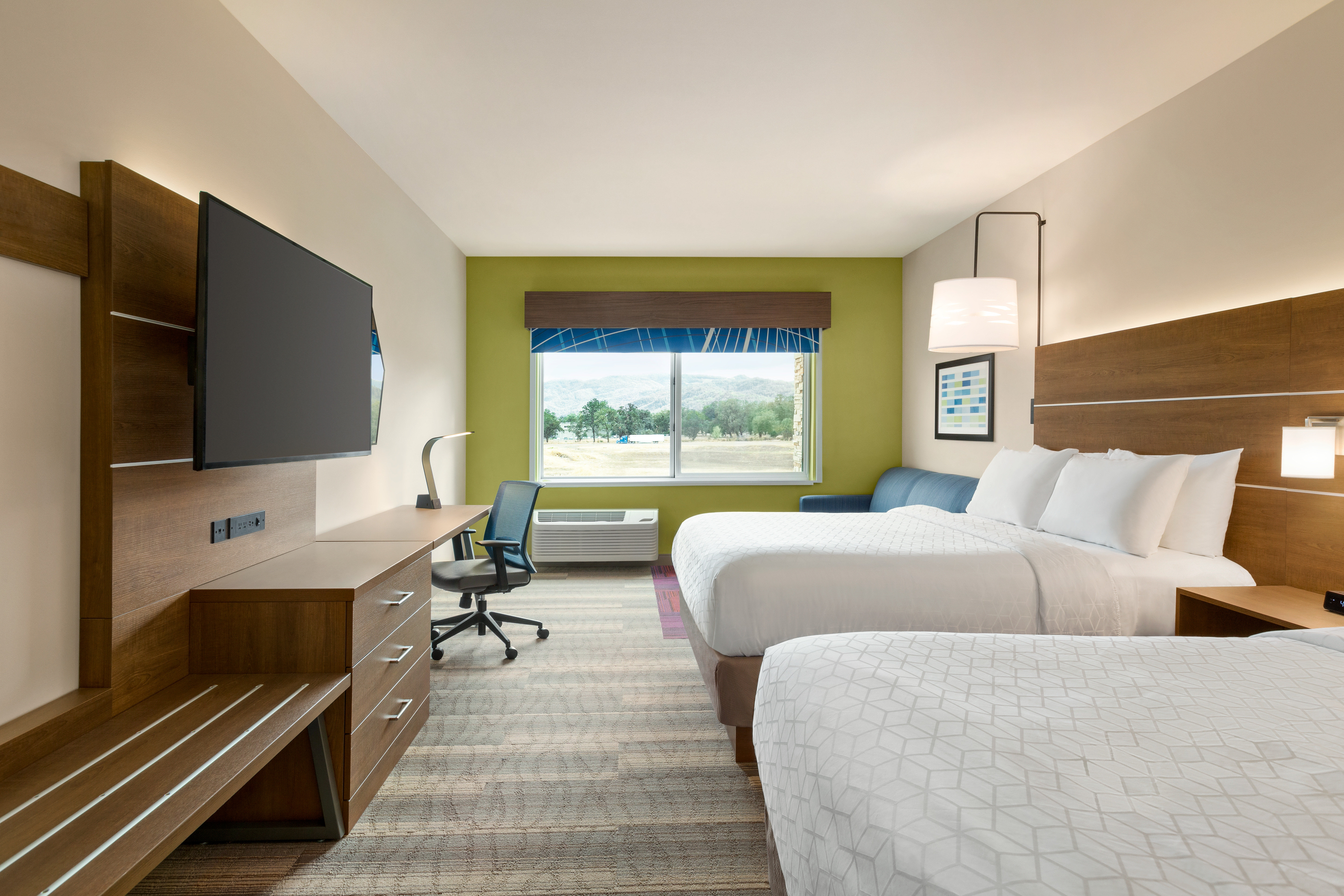 Holiday Inn Express & Suites - Ukiah 28/80