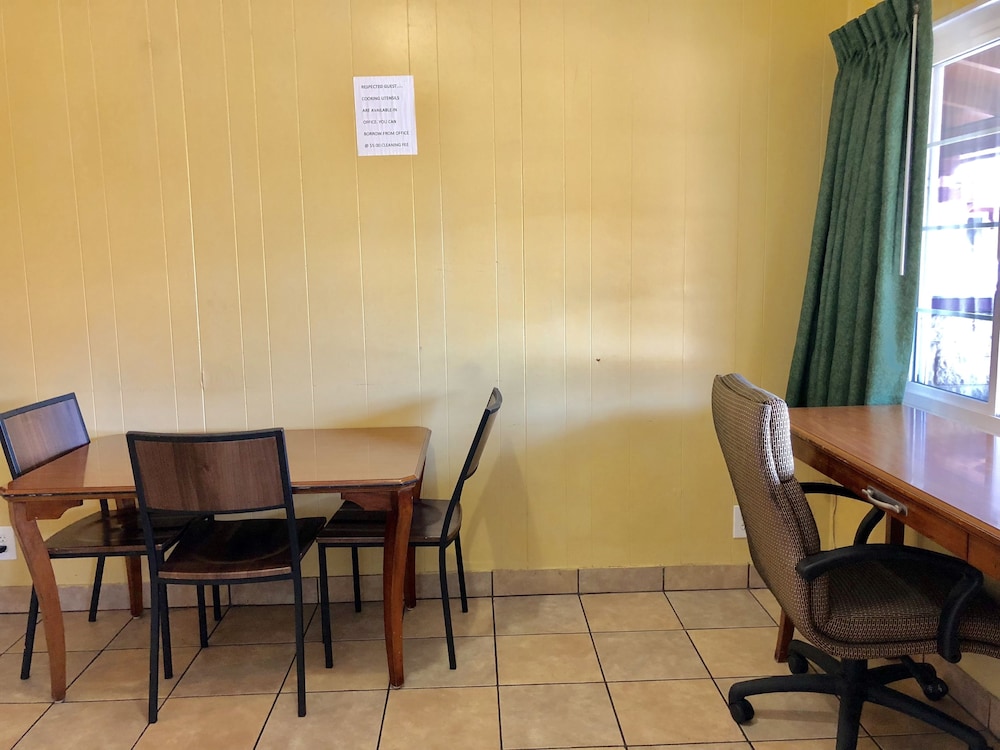 Hitching Post Studios Inn 46/63