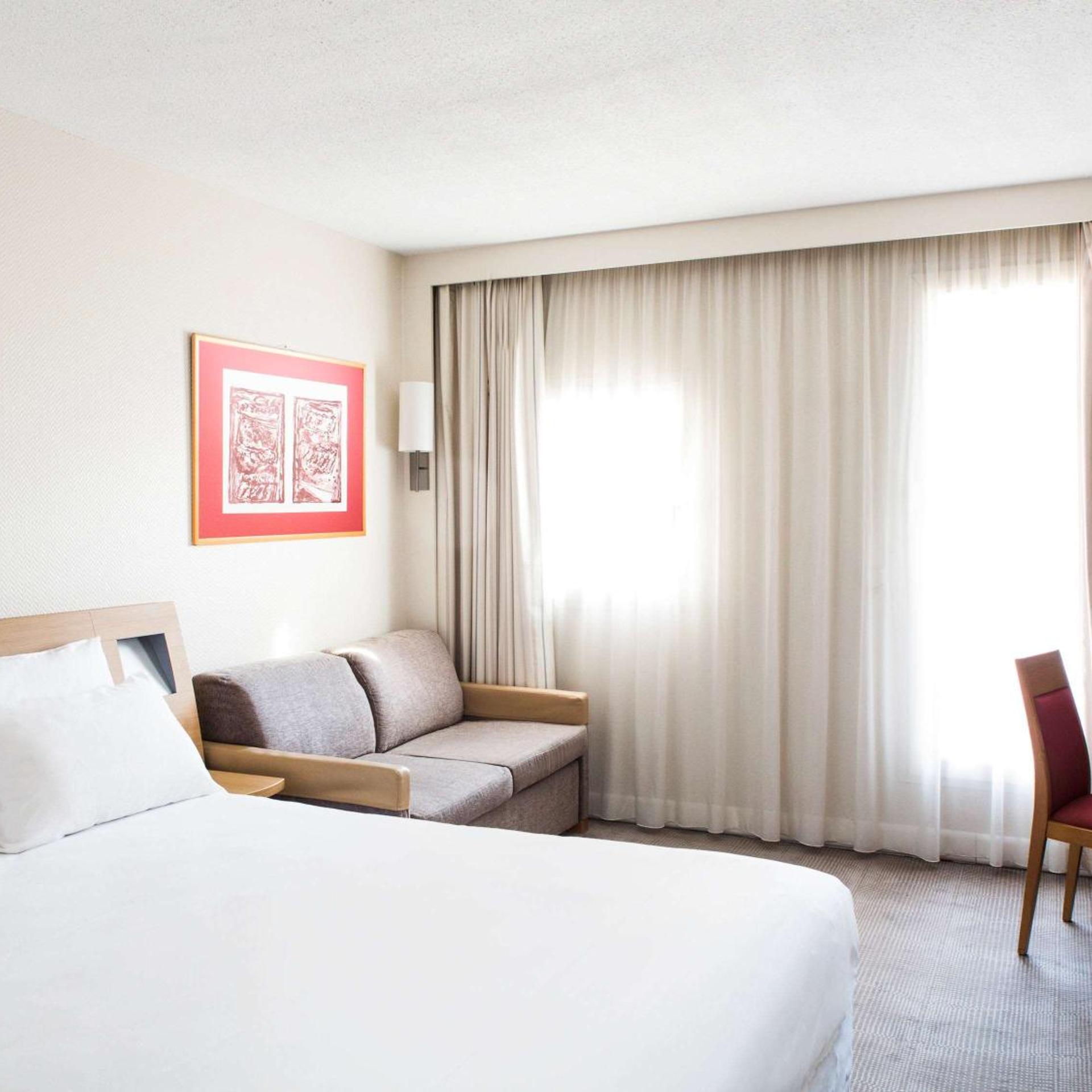Family, Queen Bed, Sofa