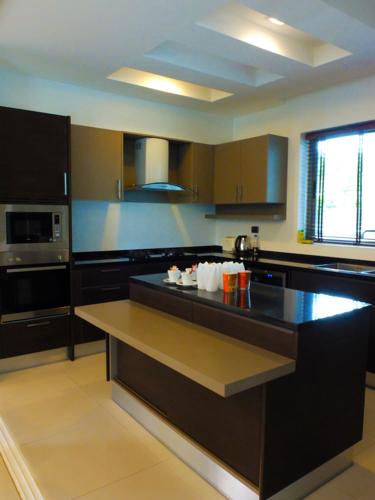 Chalong Miracle Lakeview Resort & Spa 99/100