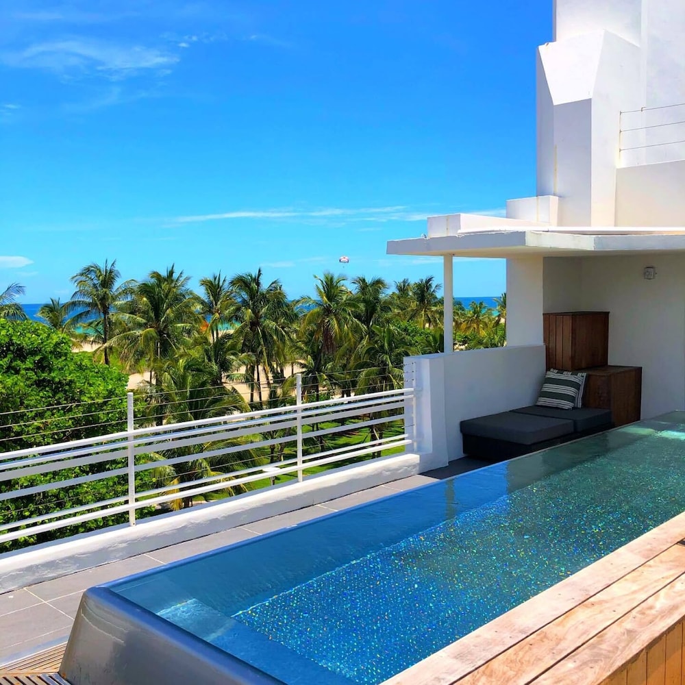 Hotel Breakwater South Beach 24/50