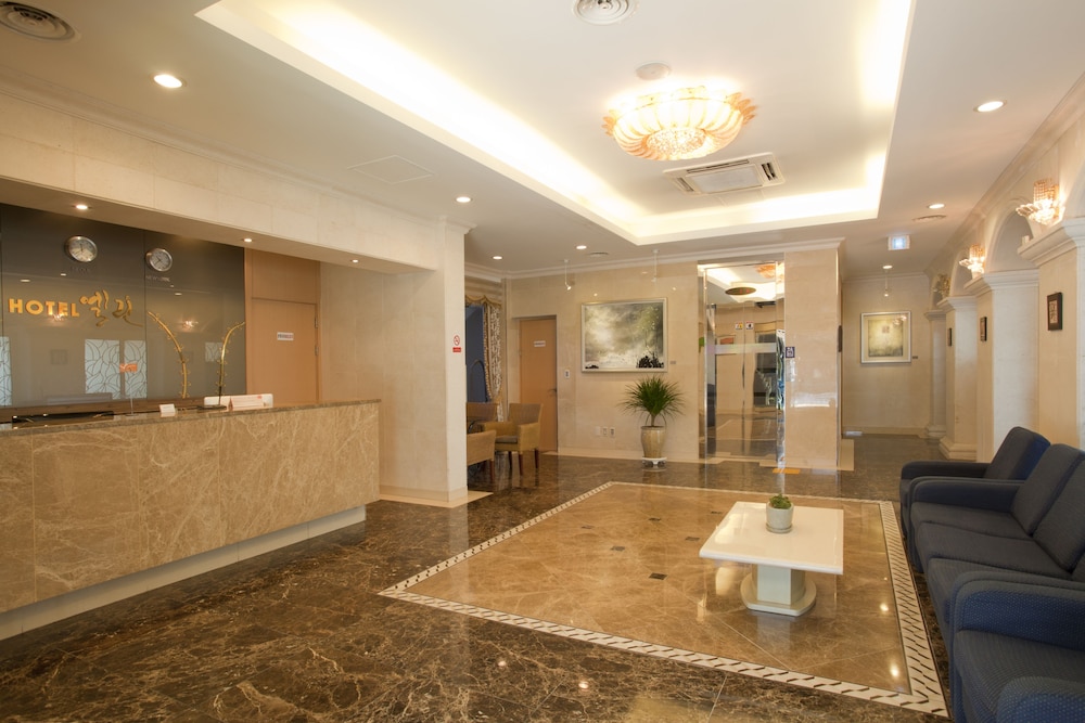 Hotel Elin 5/35