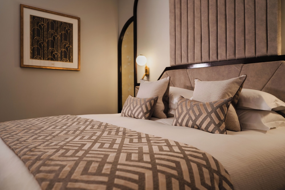 Castle, Classic, King Bed, Annex
