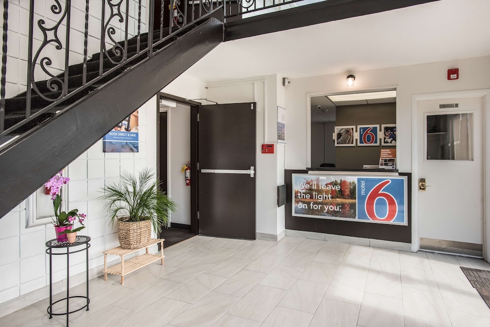 Lobby at Motel6 Somers Point, NJ - Ocean City - Wild Wood Beach, SOMERS POINT - NJ