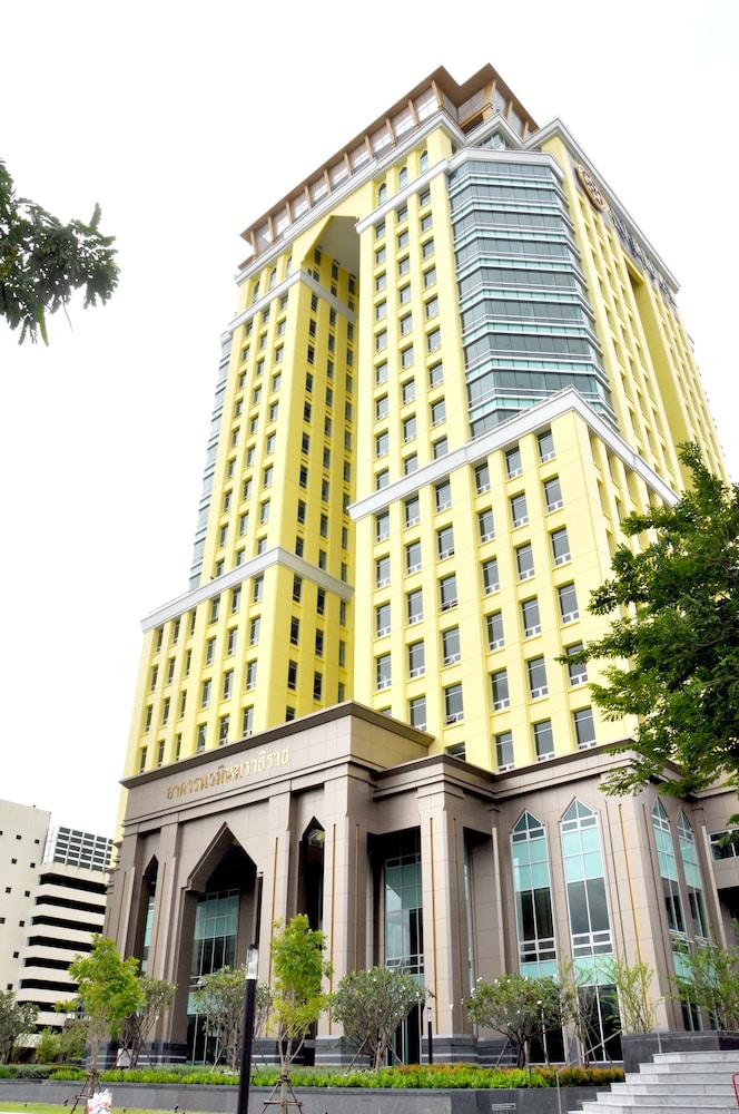 The Home Hotel 5/50
