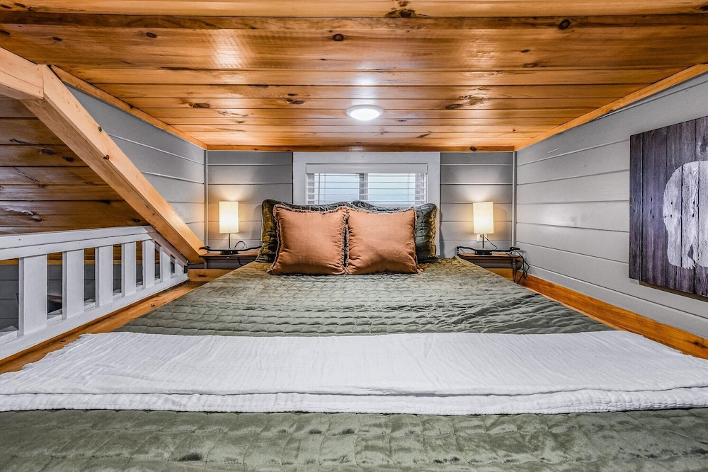 Sojourn Lodging 28/53