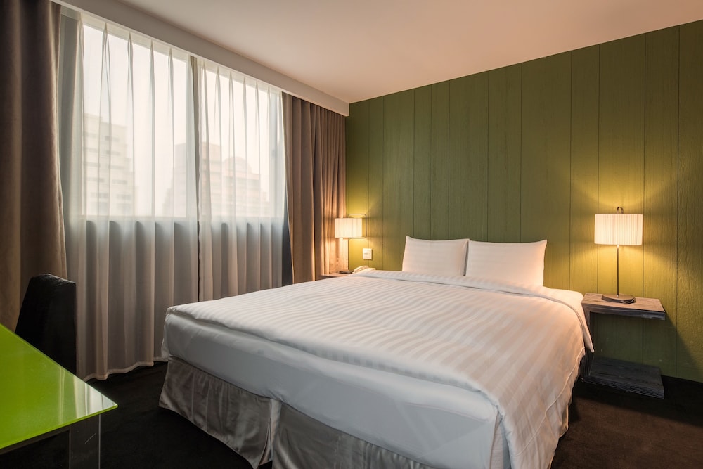 FINDERS HOTEL 13/50