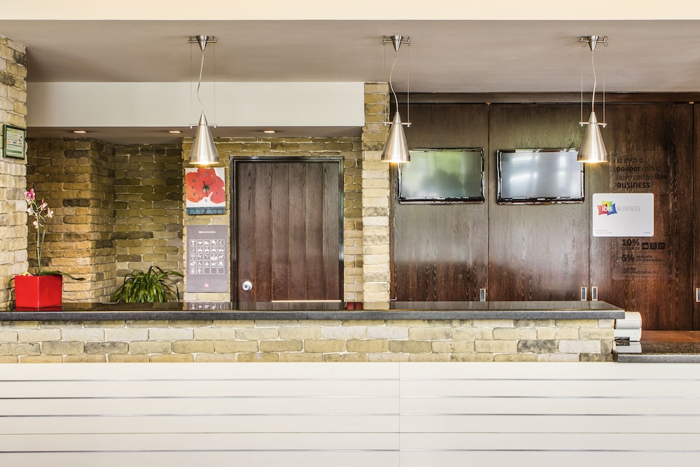 Ibis Guimaraes 8/73