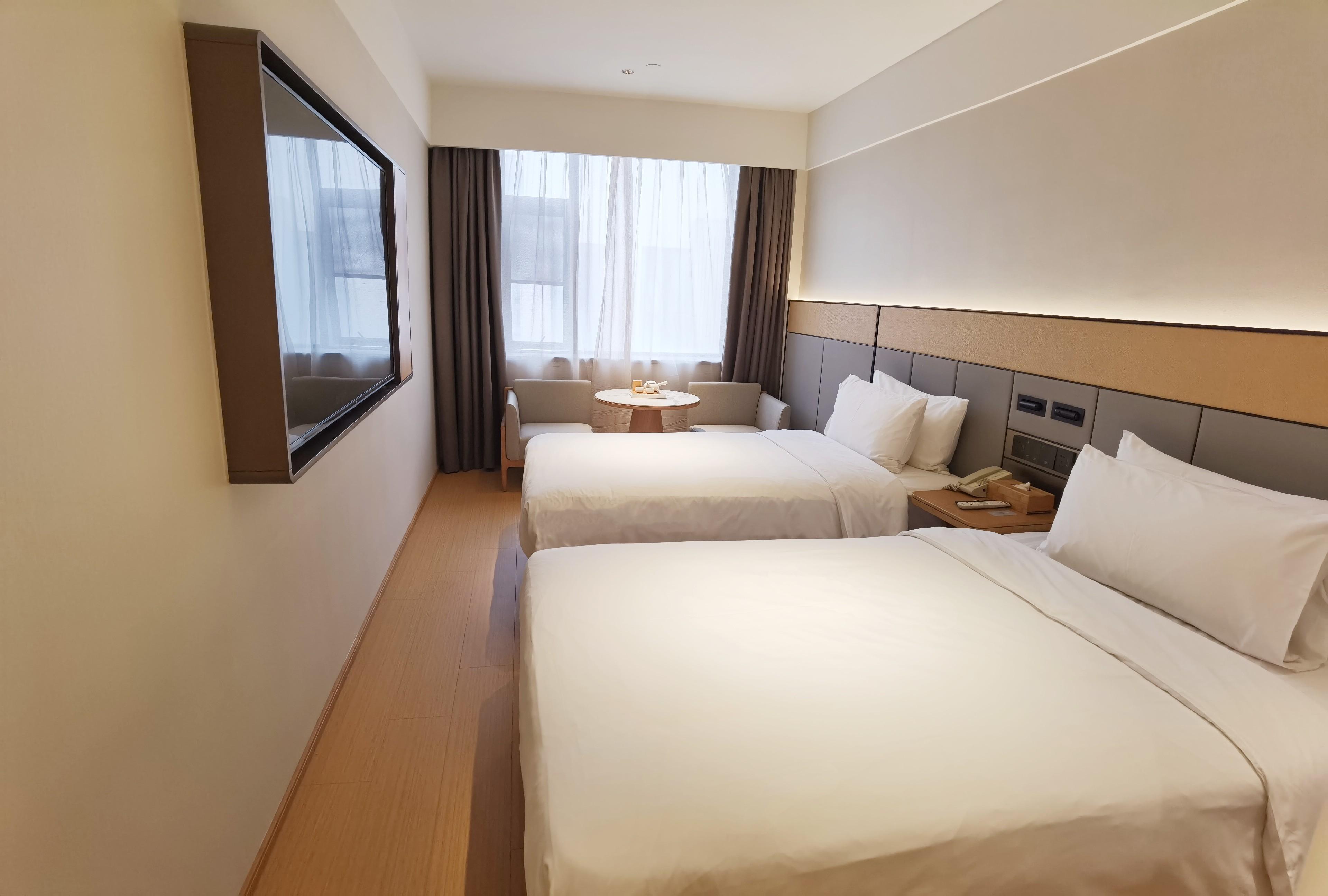 Ji Hotel (Xiamen Mingfa Square) 12/50