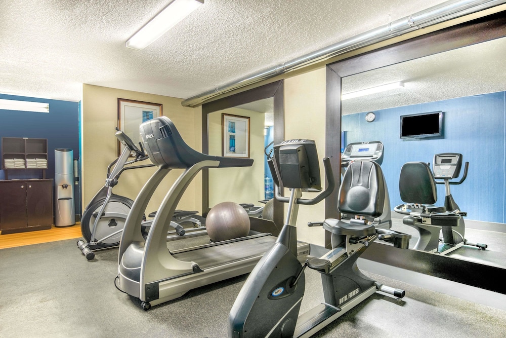 Days Inn & Suites By Wyndham Albuquerque North 12/30