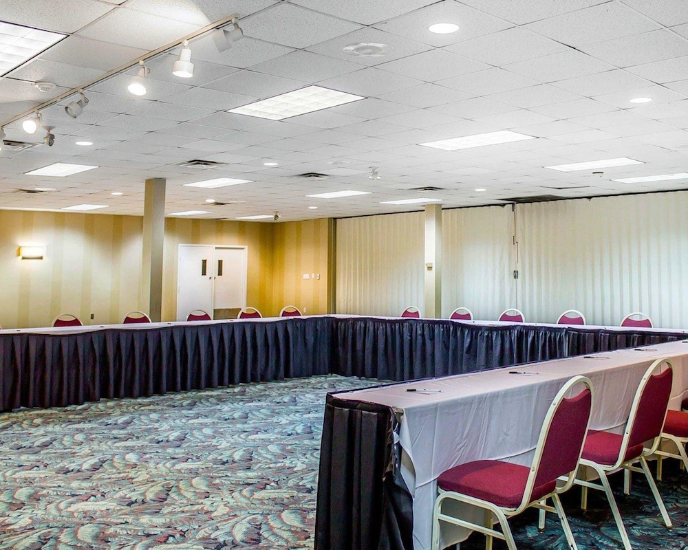 Wilkes Barre Inn And Suites 41/50