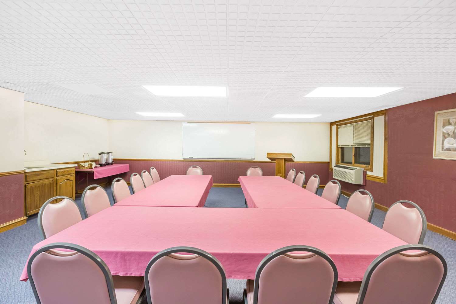 Knights Inn And Suites South Sioux City 7/7