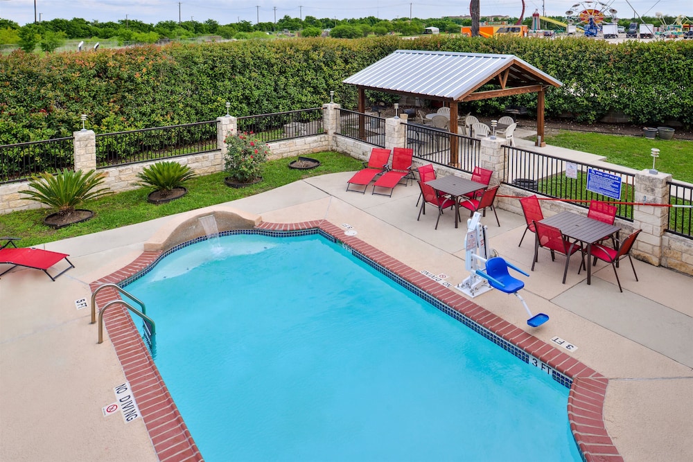 Americas Best Value Inn Buda Austin S 7/37