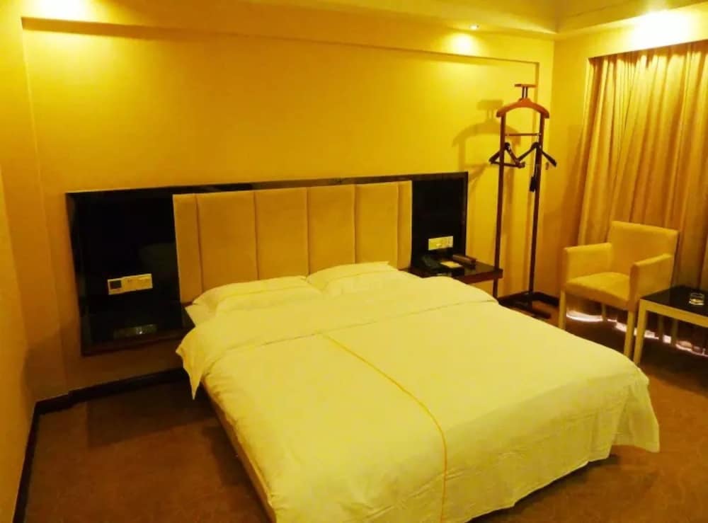 Junyue Hotel 10/19