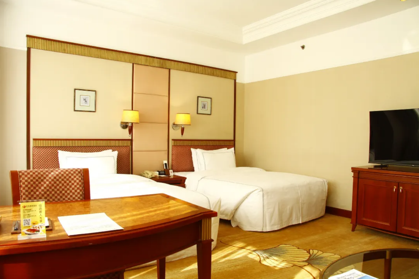DELUXE TWIN ROOM