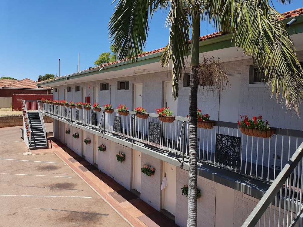 Econo Lodge Rivervale 8/60