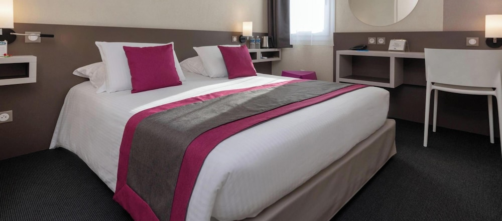 Hotel Kyriad Saint Etienne Centre 18/70