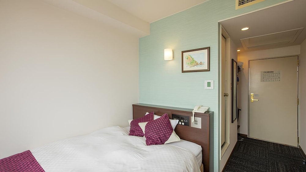 SEMI ROOM, SINGLE, SEMI DOUBLE BED, SMOKING