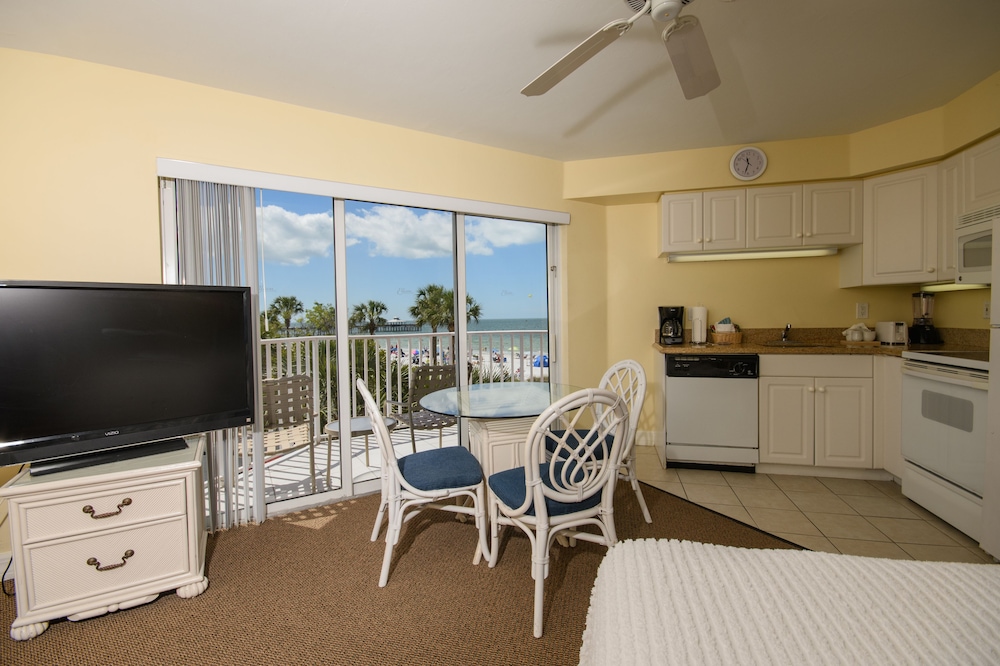 Edison Beach House 38/50