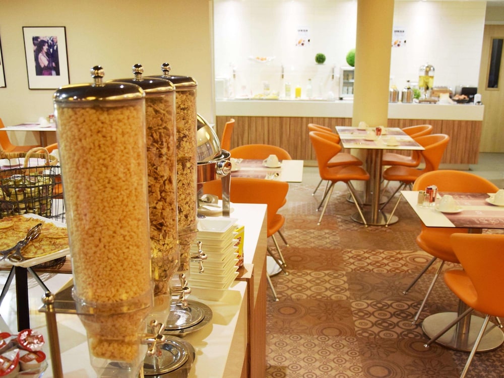 Mercure Valenciennes Centre 57/75