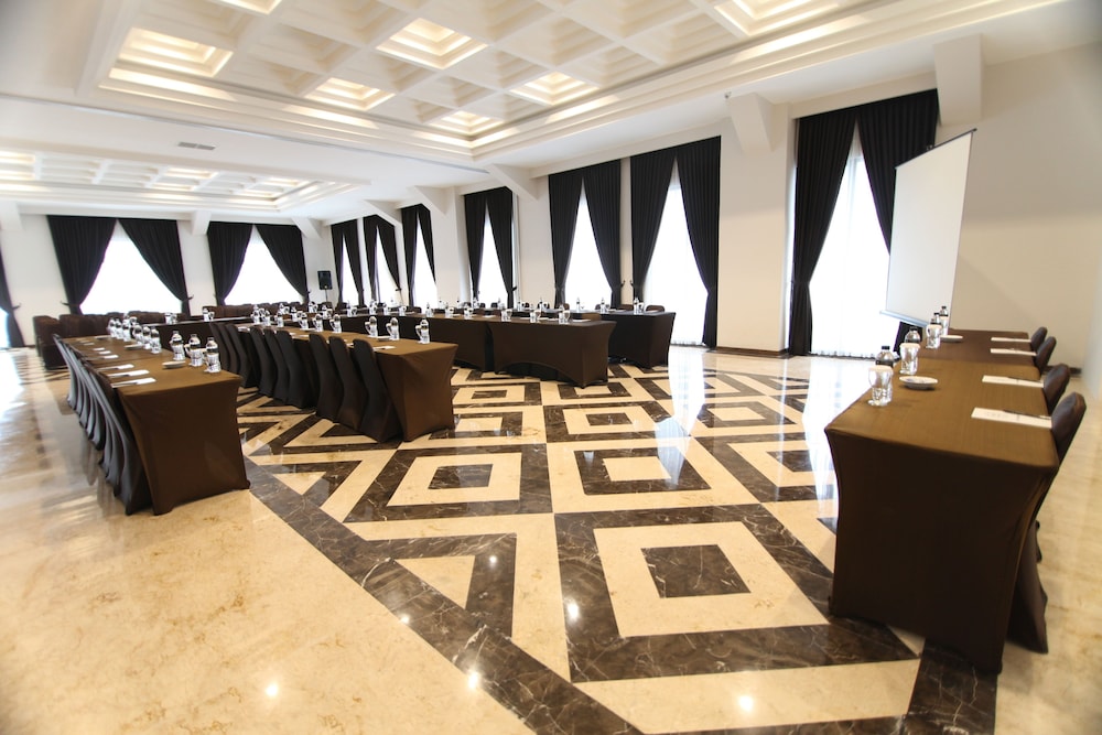 Royal Padjadjaran Bogor 25/28