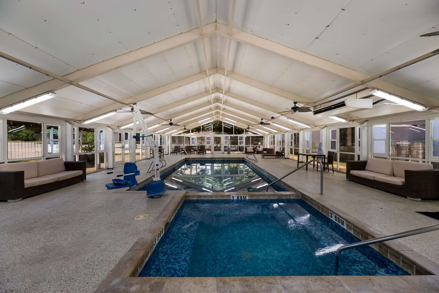 swimming pool spa
