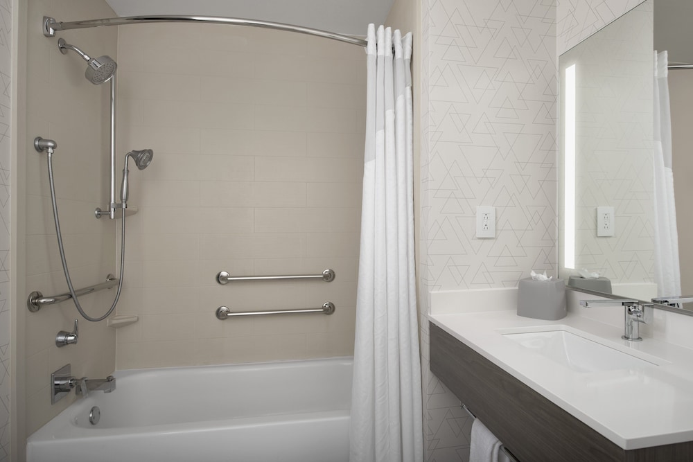 Holiday Inn Express Hoteland Suites Knoxville-Clinton 28/65