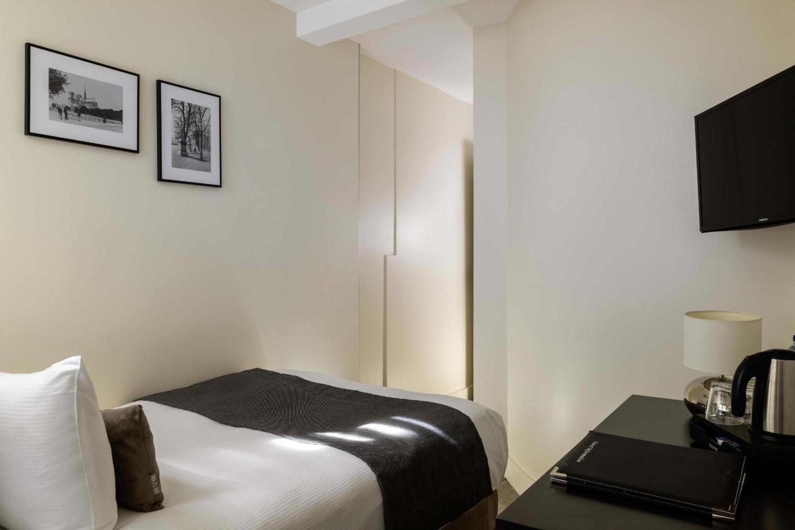 Room, Single