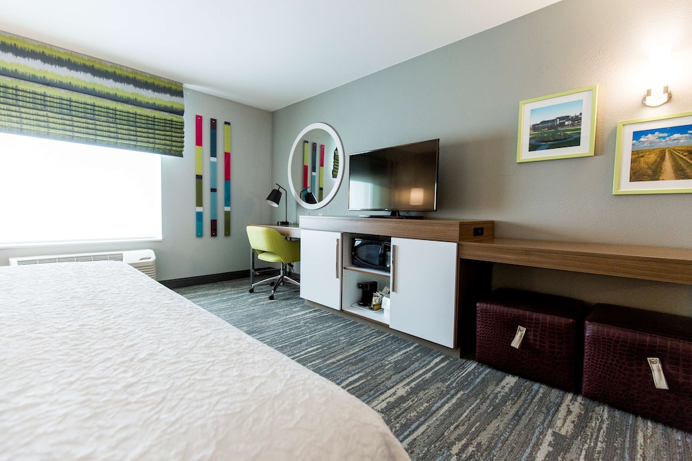 Hampton Inn Bismarck 33/78