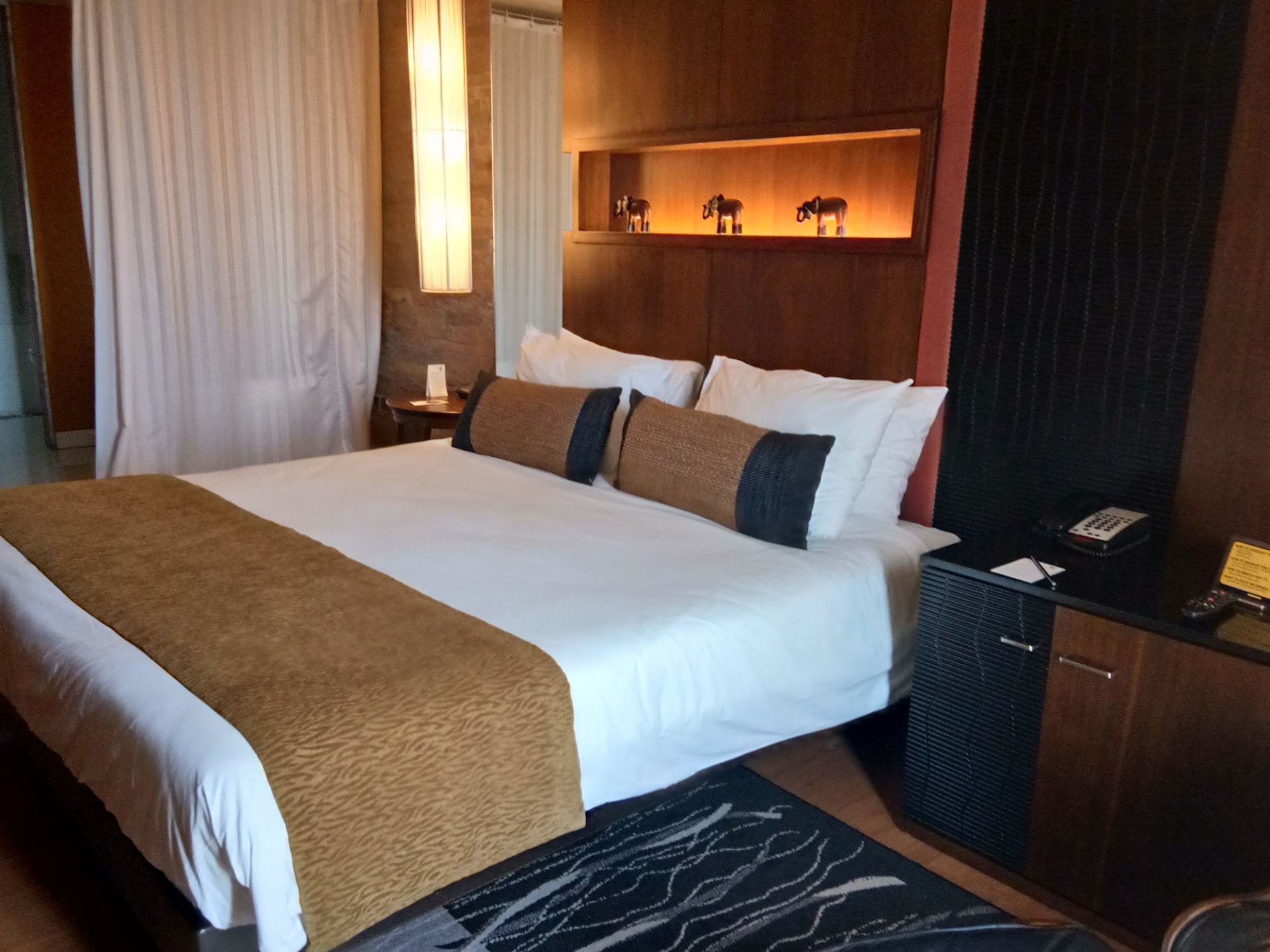 PRESIDENTIAL, SUITE, BATHTUB