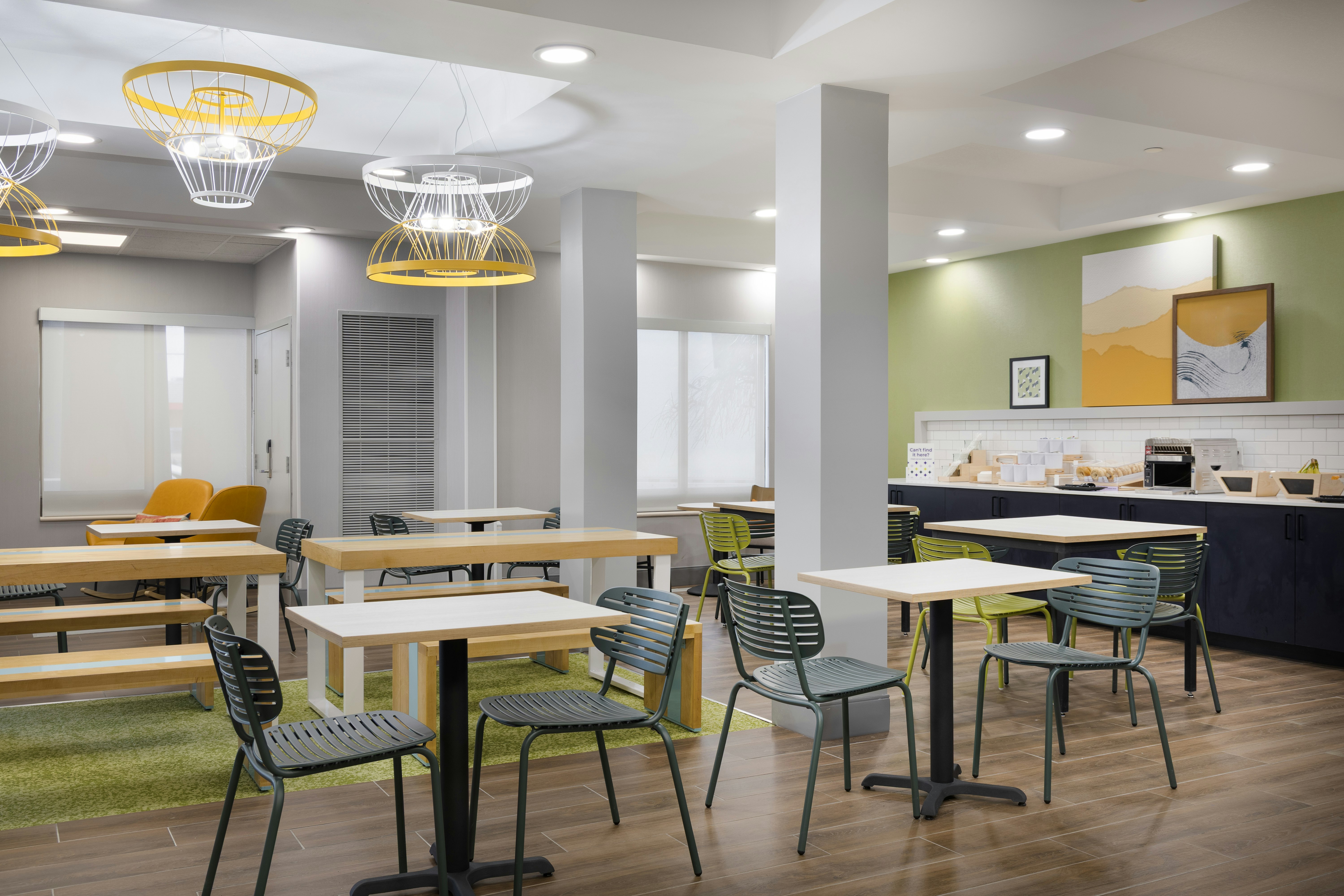 Spark by Hilton Guelph 25/28