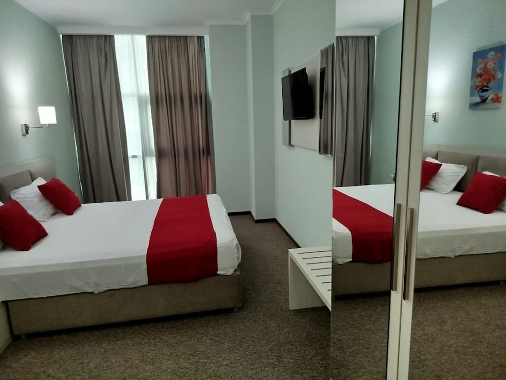 Green Tower Hotel 10/50