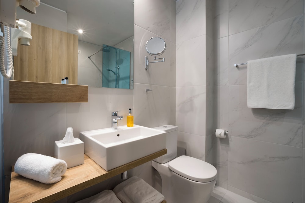 Ibis Styles Athens Routes 47/49