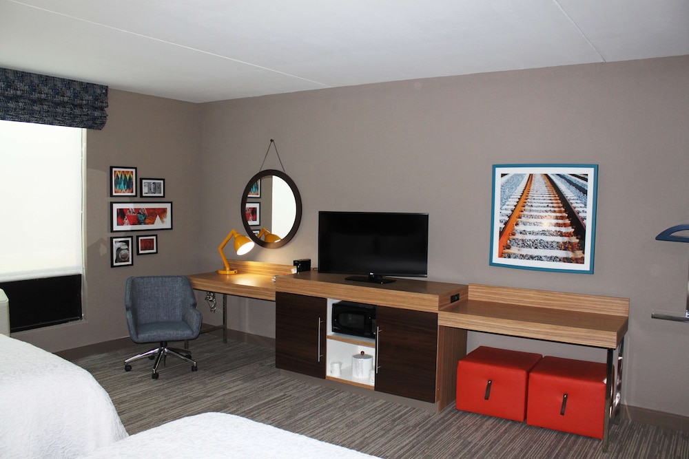 Hampton Inn Forsyth Ga 44/46