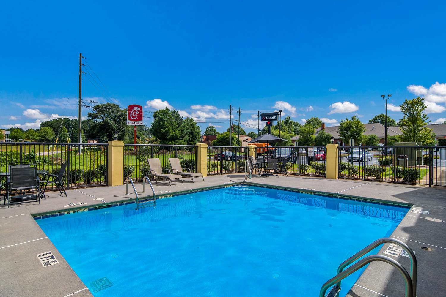 Quality Inn and Suites Canton, GA 24/25