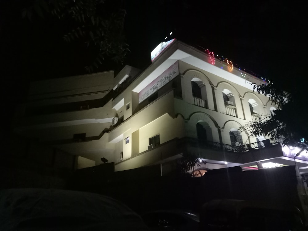 TAJ PLAZA HOTEL 4/51