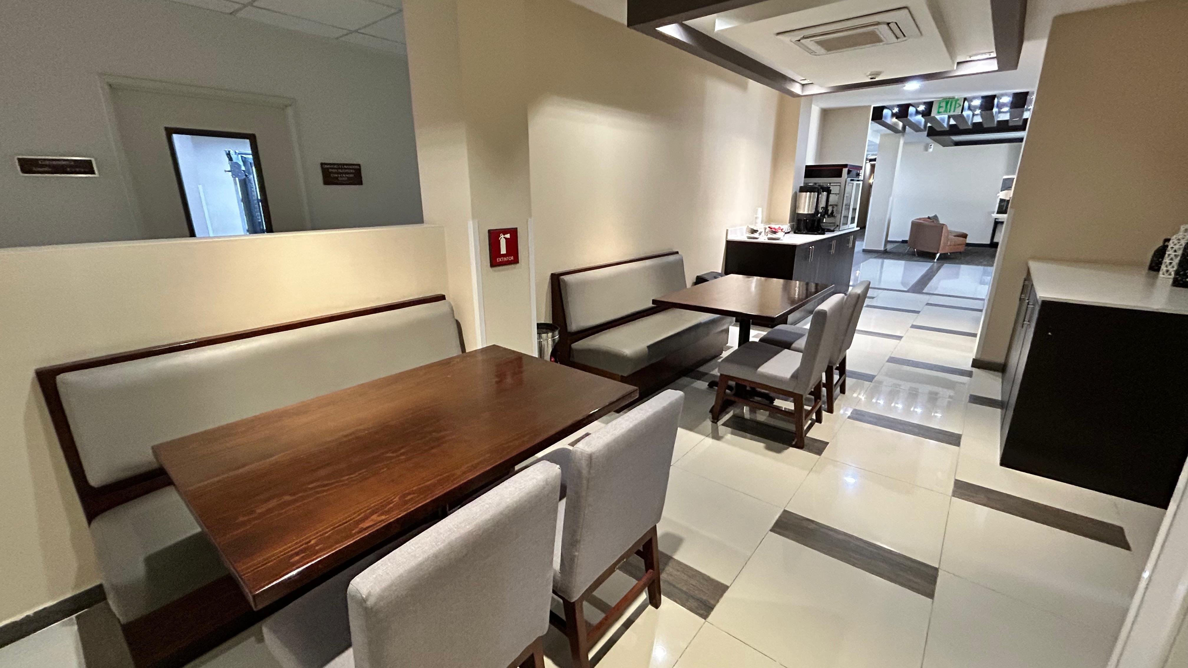 CANDLEWOOD SUITES QUERETARO JURIQUILLA 44/71