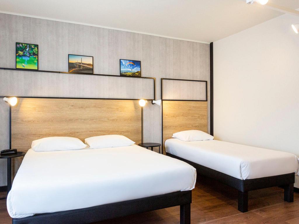 Renovated, Deluxe, 1 Double and 1 Single Bed, Terrace