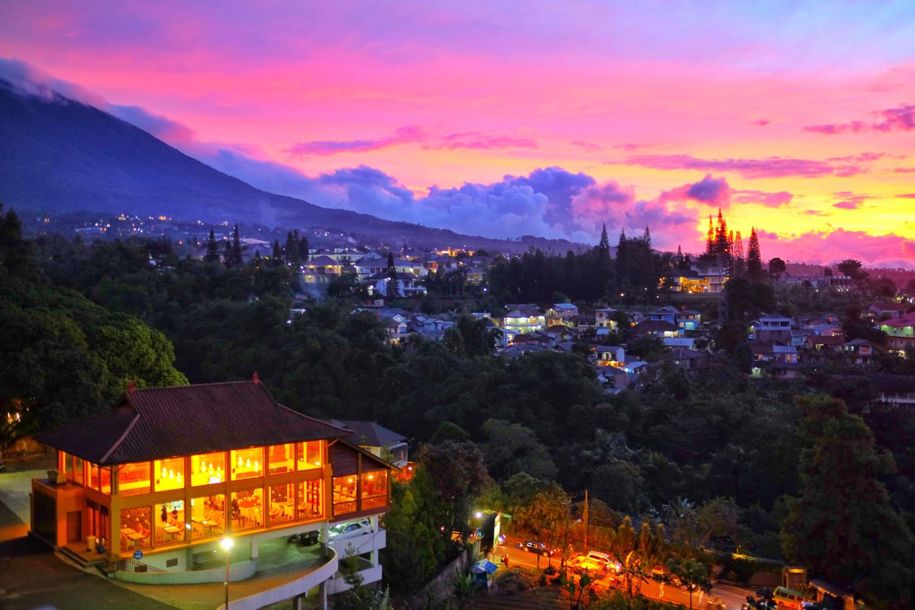 The Grand Hill Bistro Cafe Resort Hotel 2/57