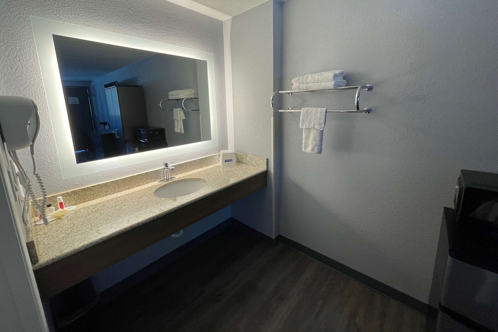 Travelodge by Wyndham Charles Town / Harpers Ferry 27/28